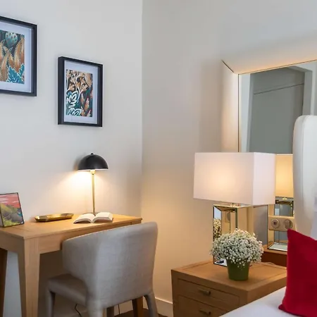 Azur Hotel 4*