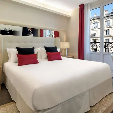 Azur Hotel 4*