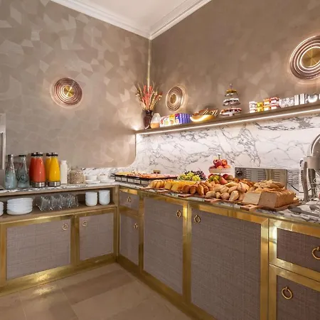 Azur Hotel 4*