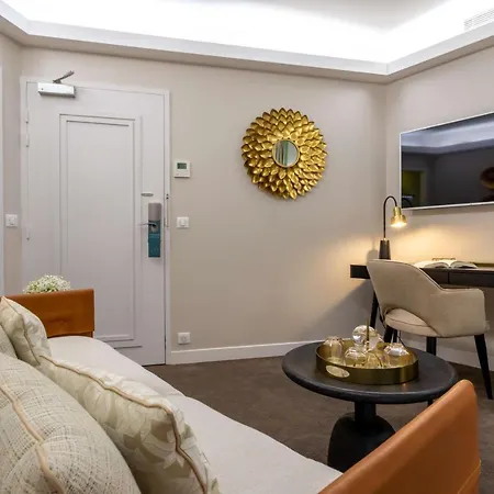 فندق Camille Tapestry Collection By Hilton 4*