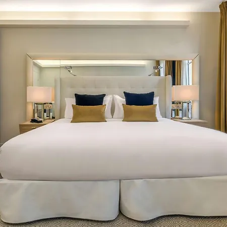 Camille Tapestry Collection By Hilton 4* باريس