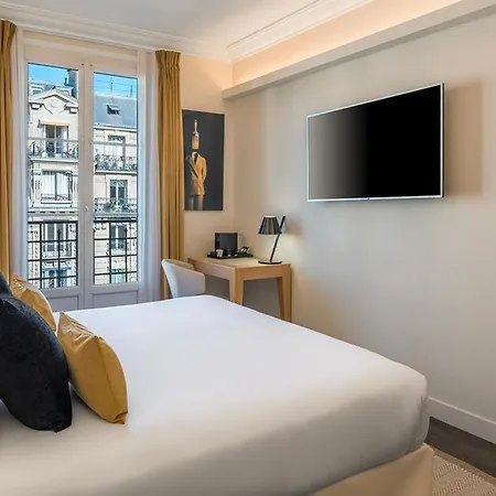 Azur Hotel 4*