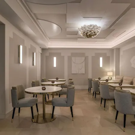 Camille Tapestry Collection By Hilton فندق