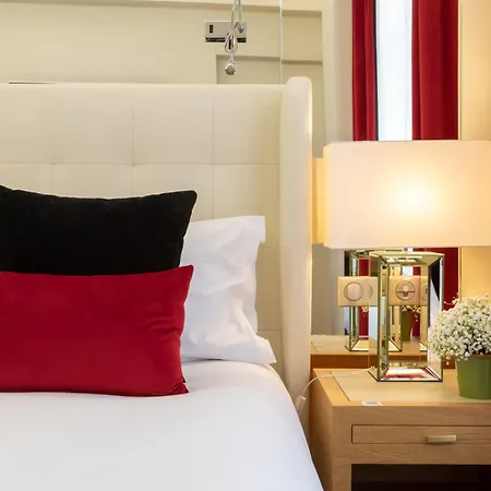 Camille Tapestry Collection By Hilton 4* Paris
