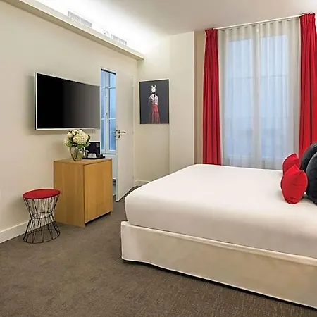 Camille Tapestry Collection By Hilton París