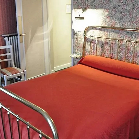 Azur Hotel 4*