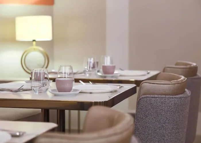 Camille Tapestry Collection By Hilton 4* Paris