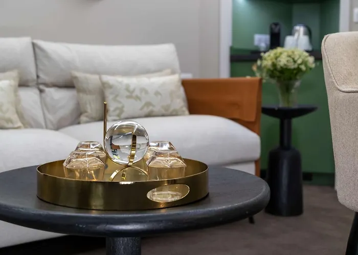 Camille Tapestry Collection By Hilton 4* Paris