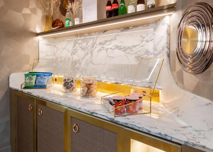 Camille Tapestry Collection By Hilton 4*