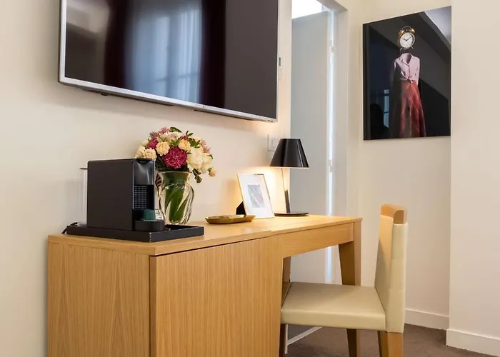 Camille Tapestry Collection By Hilton 4* Paris