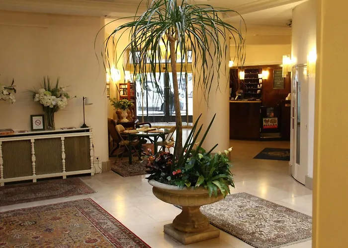 Camille Tapestry Collection By Hilton 4* Paris