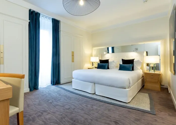 Camille Tapestry Collection By Hilton 4*