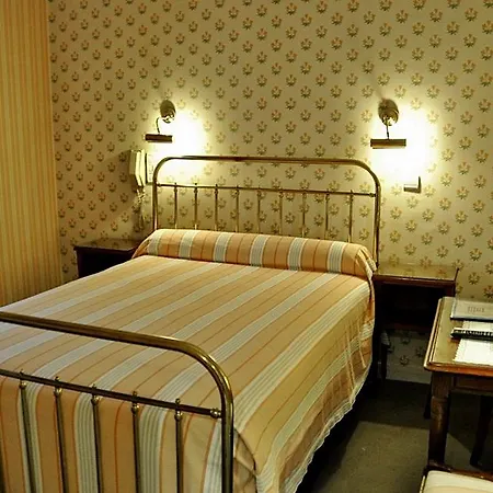 Camille Tapestry Collection By Hilton 酒店 巴黎